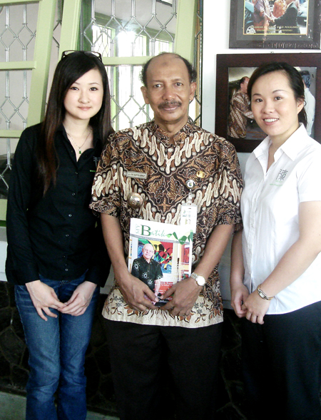 We was invited by the Mayor of Pekalongan Dr.Basyir, and stayed in his guest house