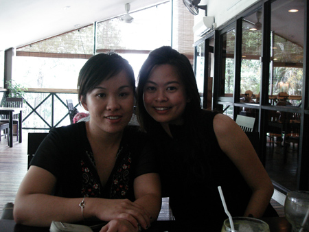 Ms. Suping is one of my 7 years old friend. Currently she is working in Singapore, and she will be come myBatik representative in Singapore. 