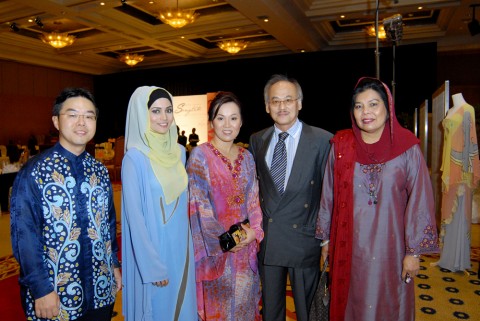 a lovely Songket Show with all the songket enthusiastic guests