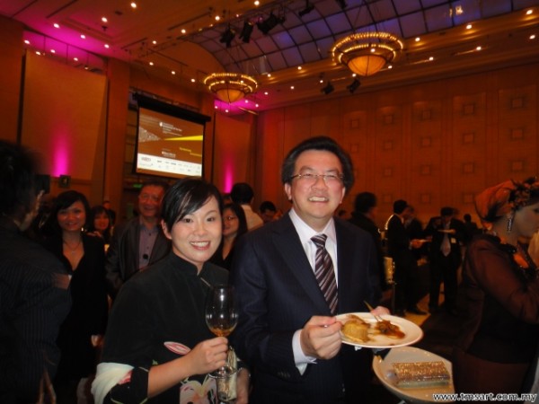 Emilia Tan & Dato Seri Stanley Thai, Managing Director of SUPERMAX Berhad, also the Winner of the Malaysia Ernst & Young Entrepreneur of the year 2010